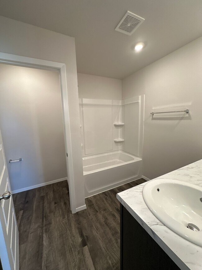 Building Photo - *NOW PRELEASING!* NEW Four Bedroom | Two Bath Home in Park Place