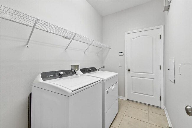 Building Photo - 5303 Moon Shell Dr