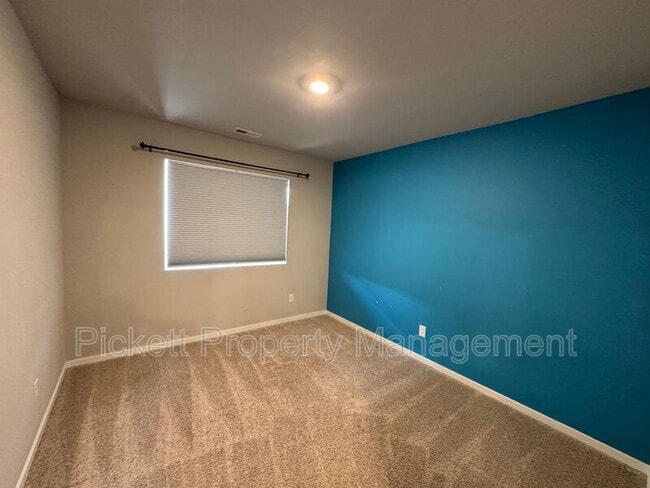 Building Photo - 6500 Hornet Cir NE