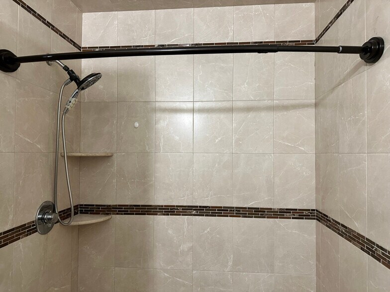 Building Photo - 452 Fulton St