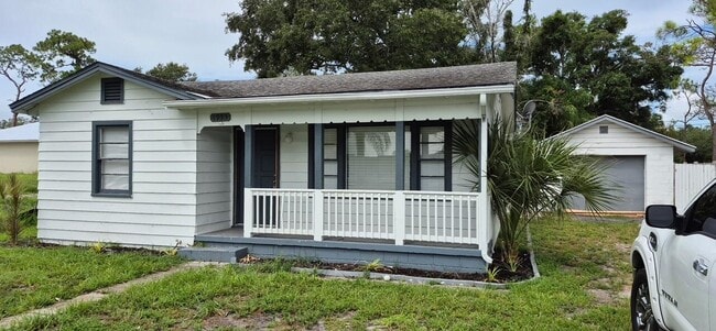 Primary Photo - 1955 41st Ave