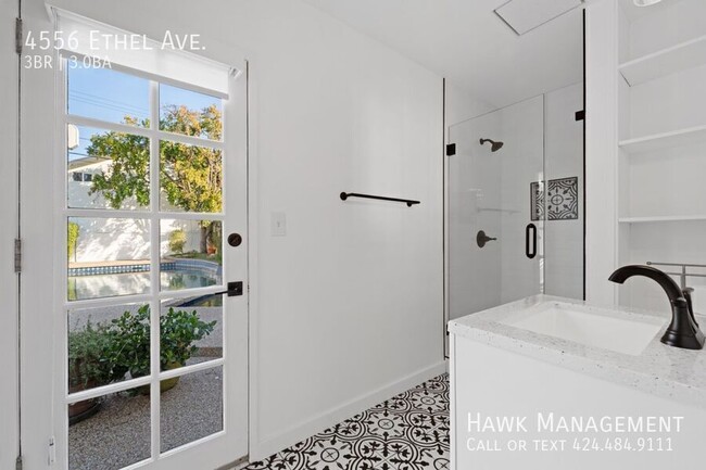 Building Photo - 4556 Ethel Ave