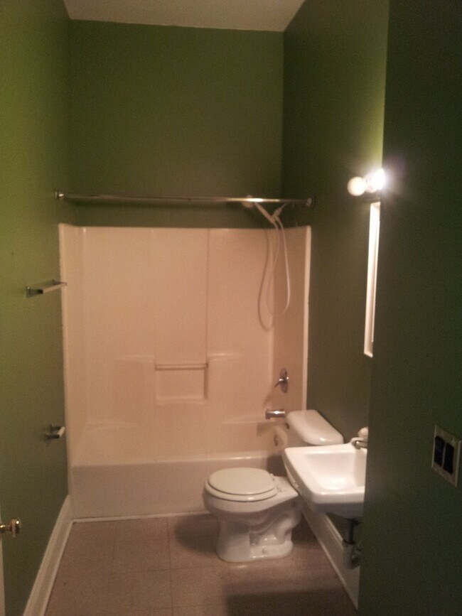 Interior Photo - 1025 5th