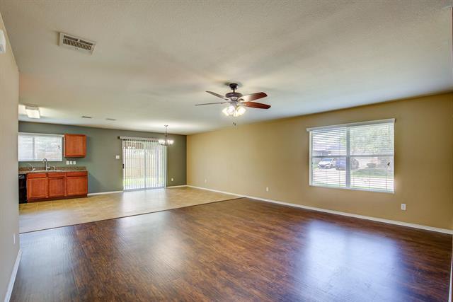 Building Photo - 7000 Sylvan Meadows Dr