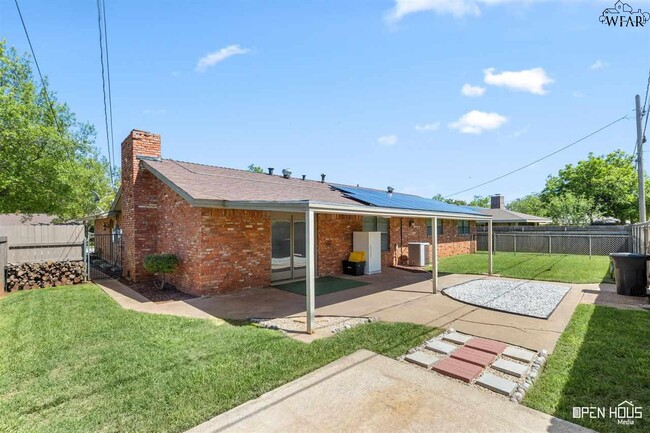 Building Photo - 4805 Big Bend Dr