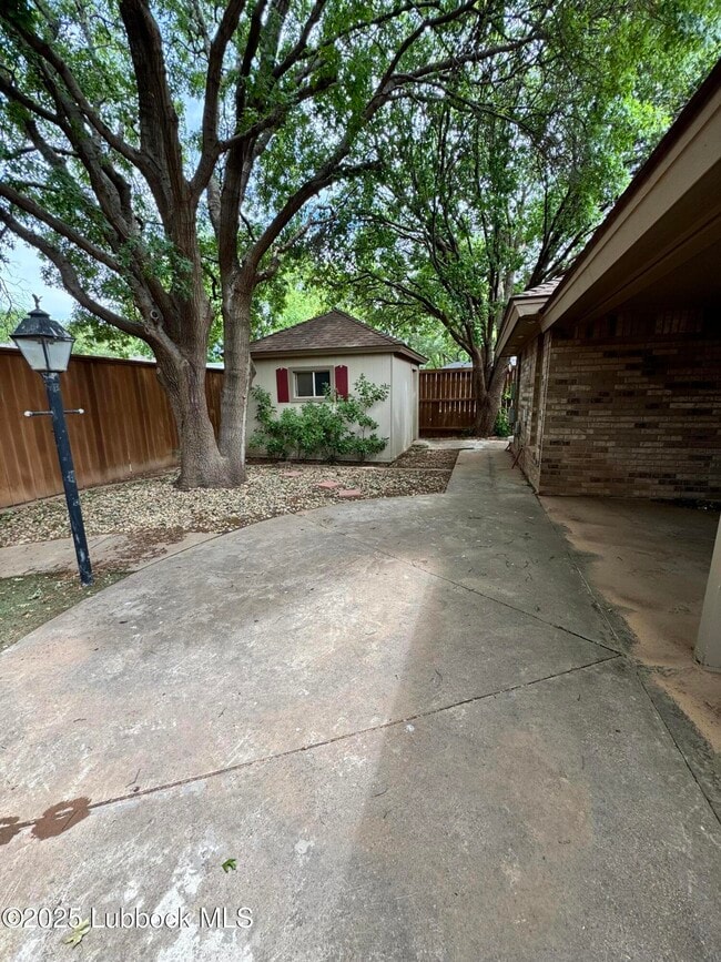 Building Photo - 7712 Grover Ave