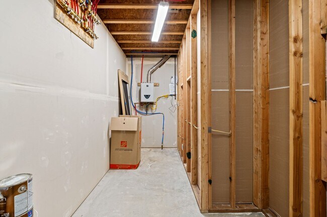 Building Photo - 6 Bed 4 Bath Daylight Rancher on Acreage in Mead School District.  Absolutely Gorgeous