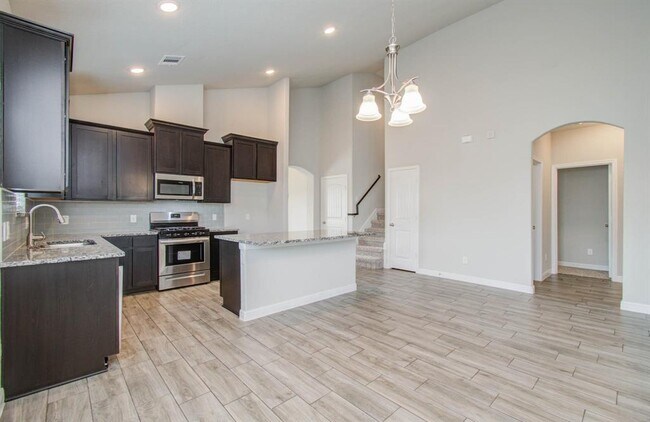 Building Photo - 2442 Wembley Way