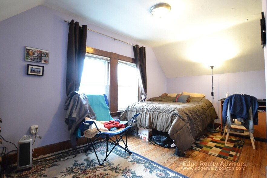 Building Photo - 56 Etna St