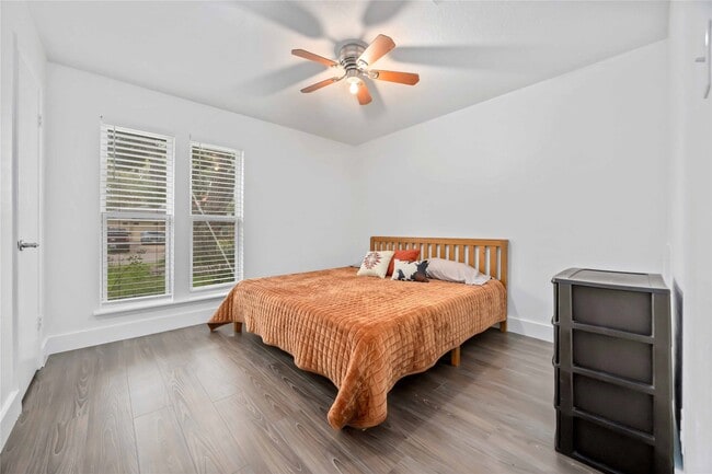 Building Photo - 22419 Deville Dr