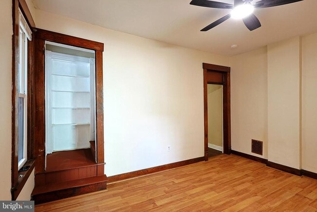 Building Photo - 113 Grand Ave