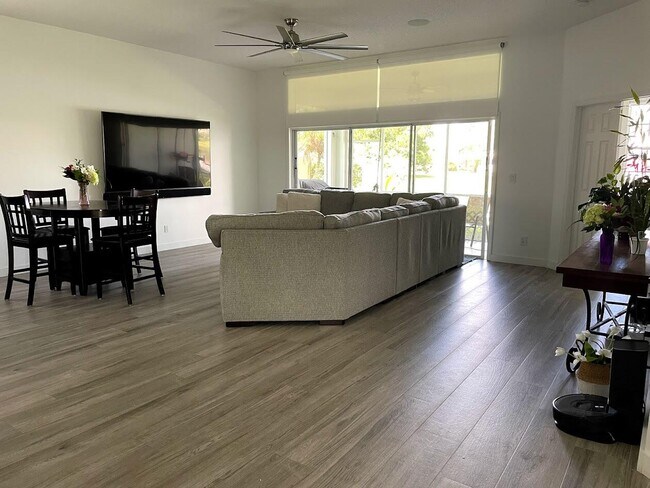 Building Photo - 2591 Country Golf Dr