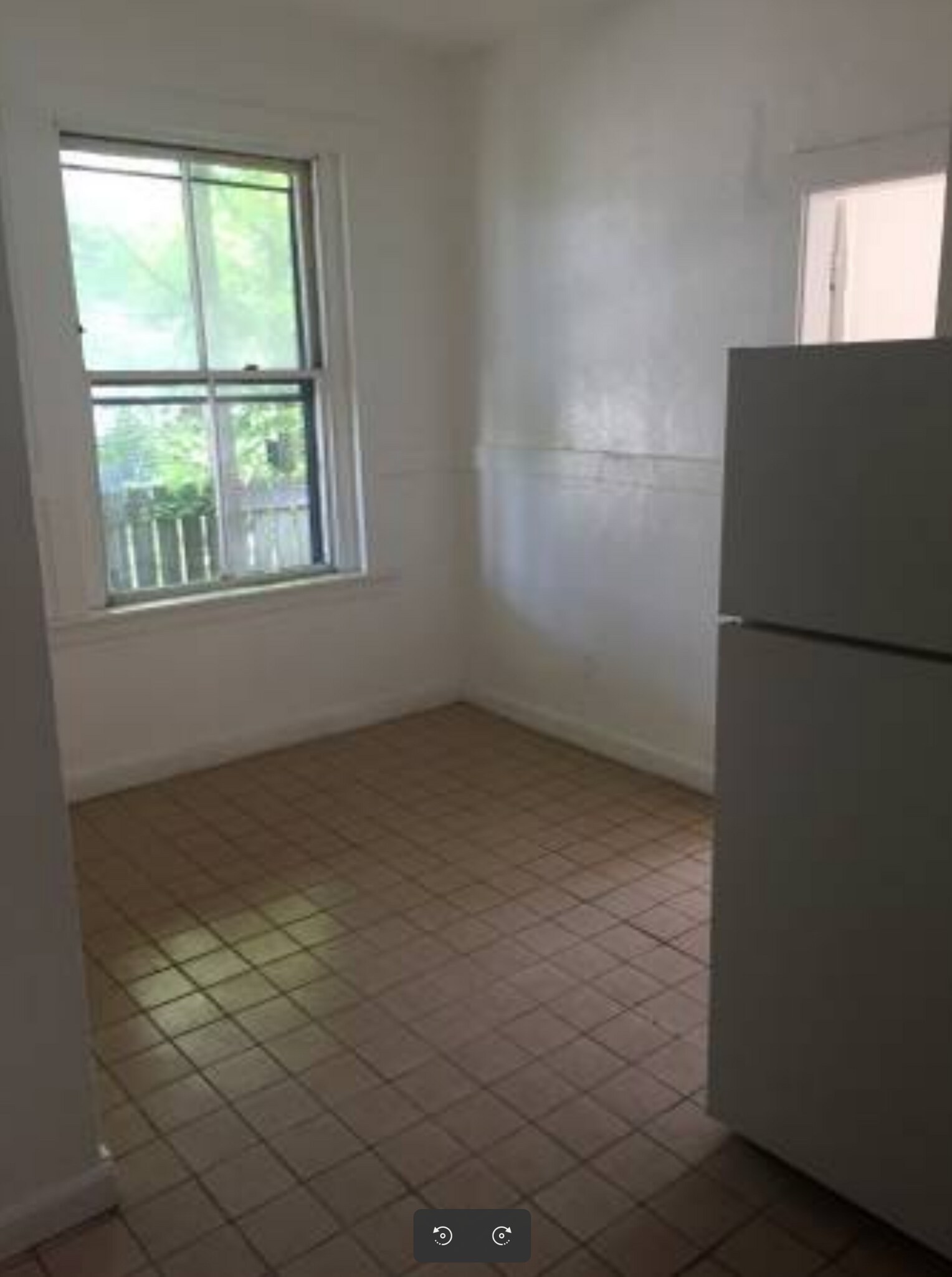 Building Photo - 4 Adella Pl