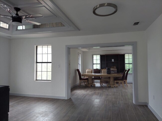 Building Photo - 755 Calle Milpa Verde
