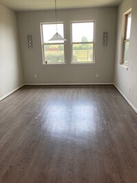 Building Photo - 2643 Dry Creek Dr