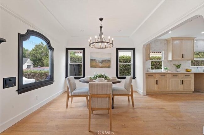 Building Photo - 230 Orizaba Ave