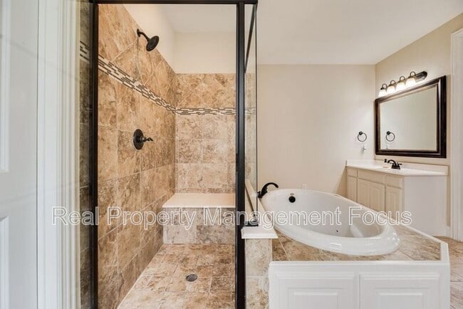 Building Photo - 3625 Funston Dr