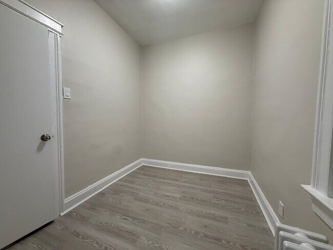 Building Photo - 221 Wilkinson Ave