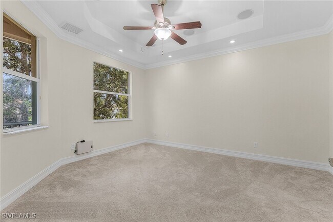 Building Photo - 1325 Mariposa Cir