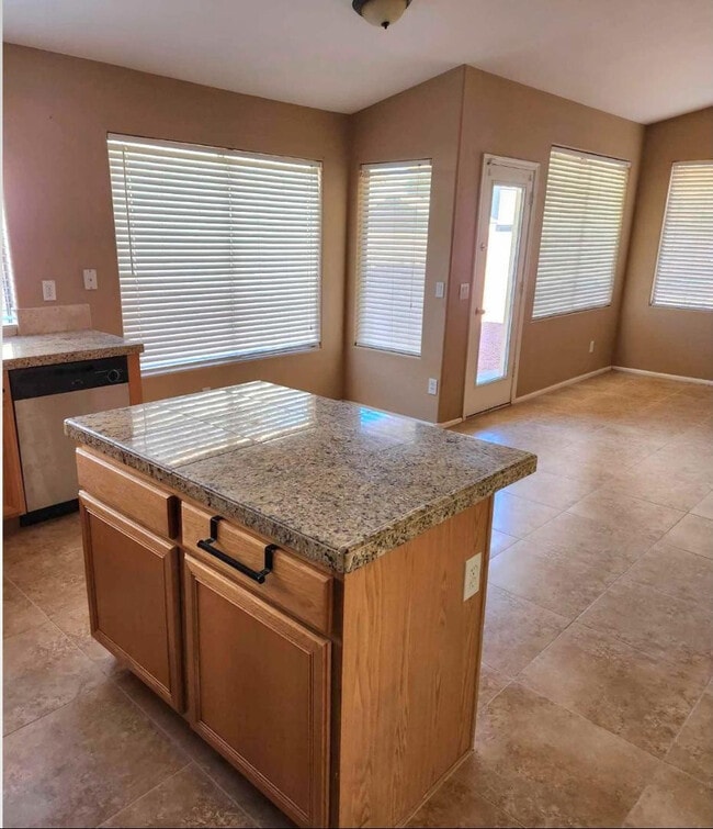 Building Photo - 607 N 167th Dr