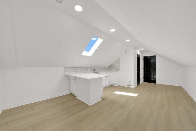 Building Photo - 3816 S HONORE St