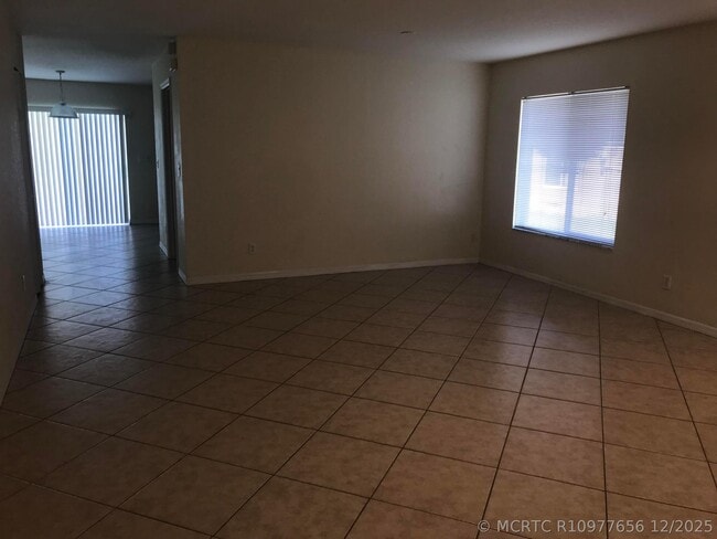 Building Photo - 2098 Newport Isles Blvd