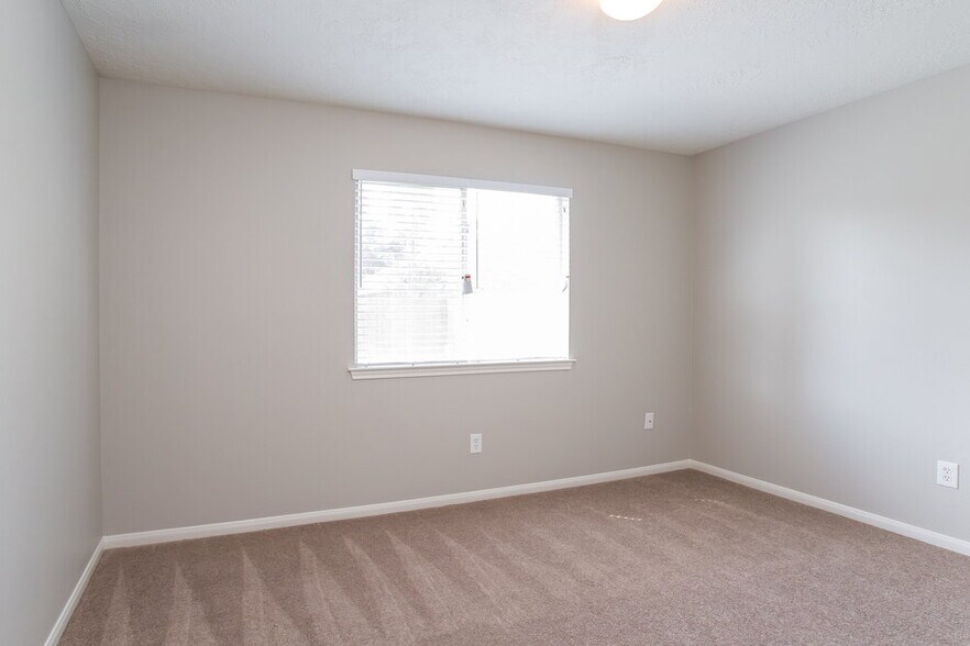 Building Photo - 32123 Decker Oaks Dr