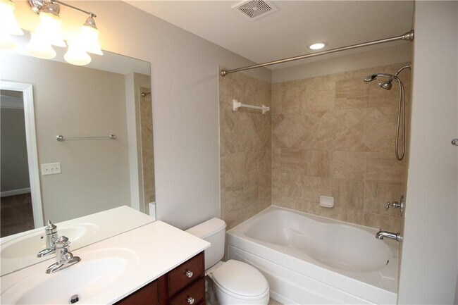 Building Photo - 2132 Weldonberry Dr