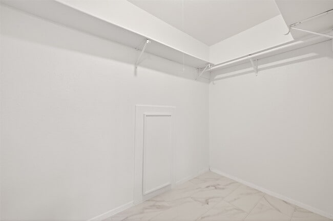 Building Photo - 10707 Staghill Dr