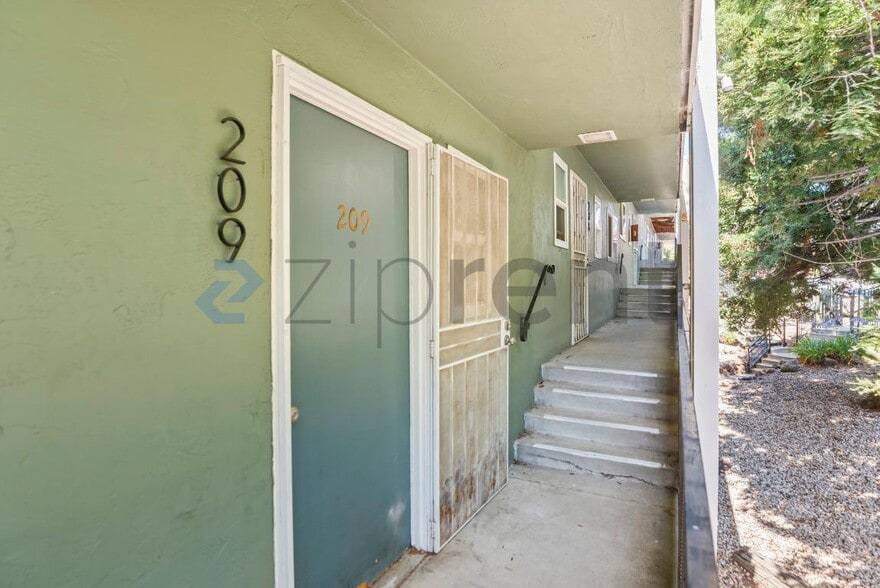 Building Photo - Unit 209