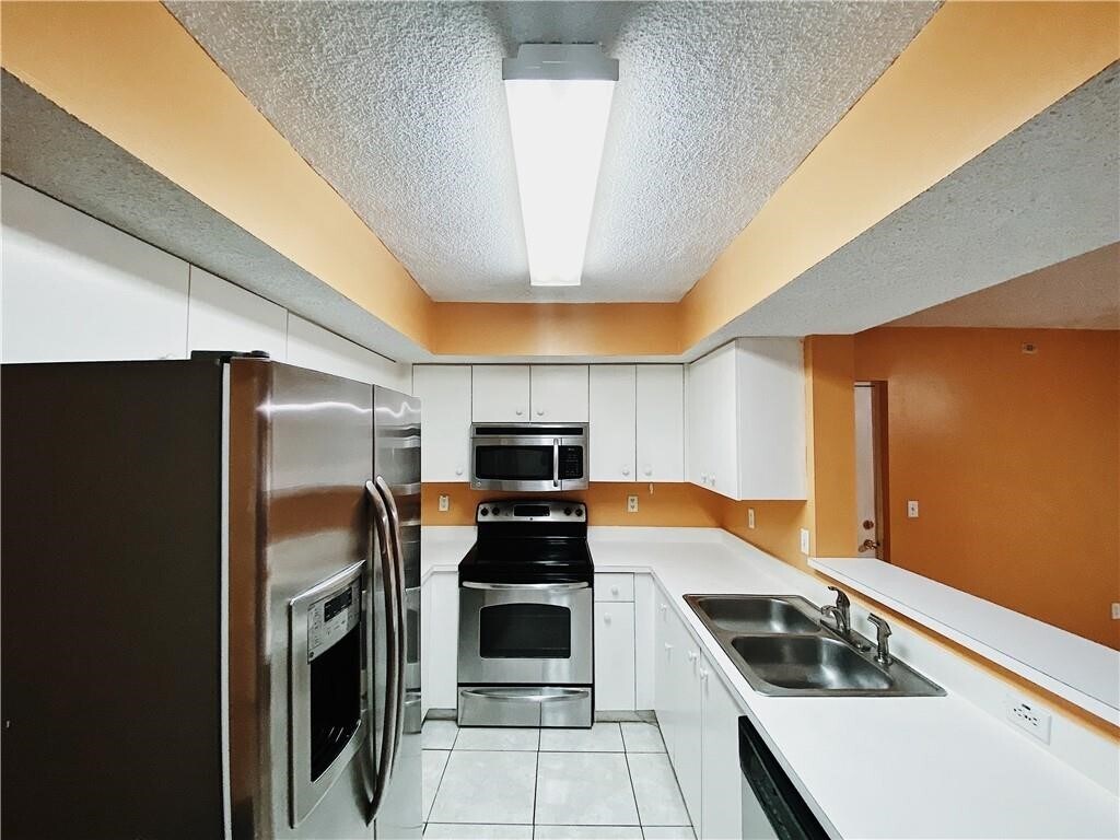 Building Photo - 5580 NW 61st St