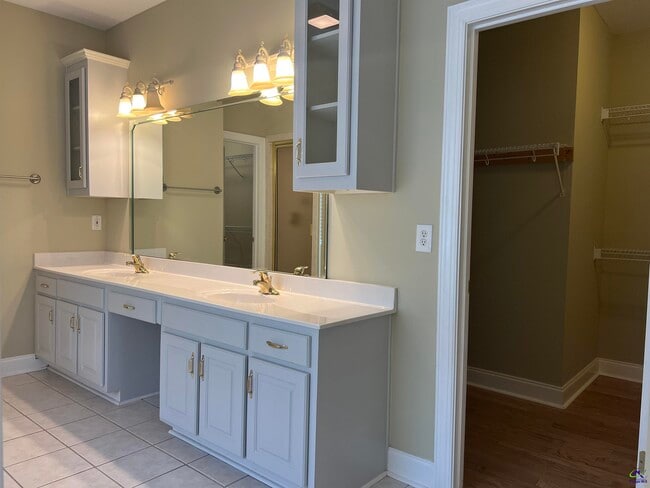 Building Photo - 104 Prestige Dr