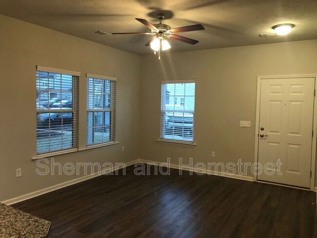 Building Photo - 760 Tarvin Cir