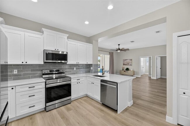 Building Photo - 1103 Villeroy Dr