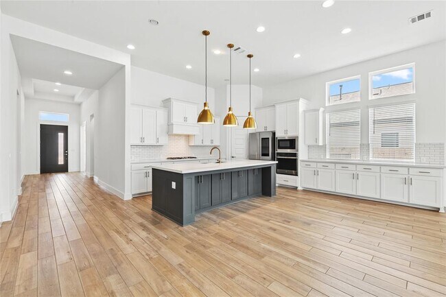 Building Photo - 7608 Boyd Hvn Dr