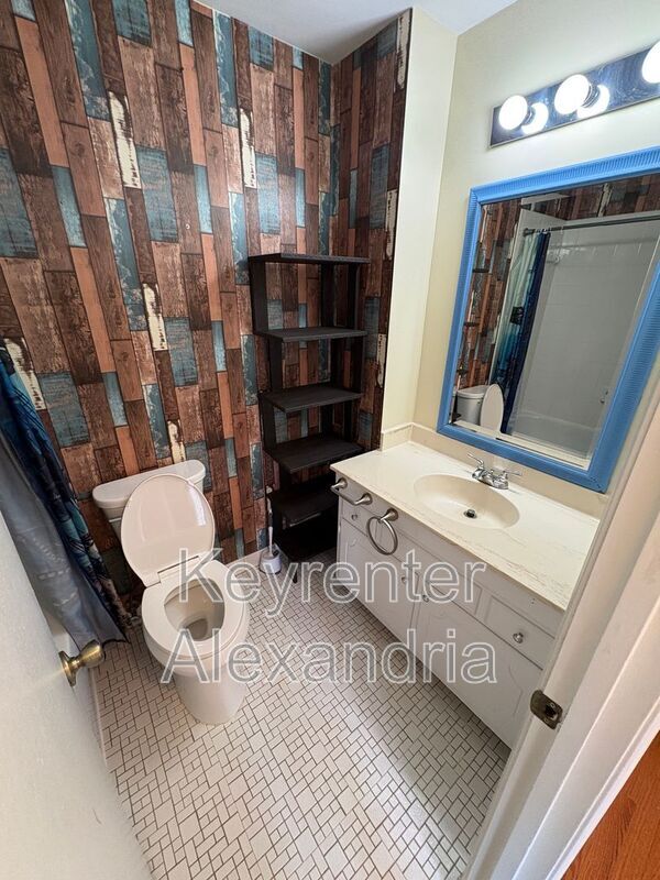 Building Photo - 8239 Dr Craik Ct