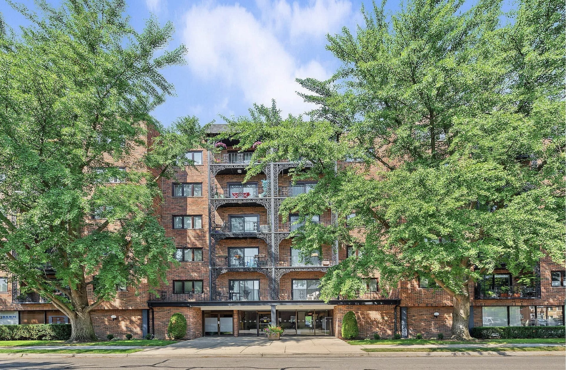 Front of 434 Clinton Place - 434 Clinton Pl