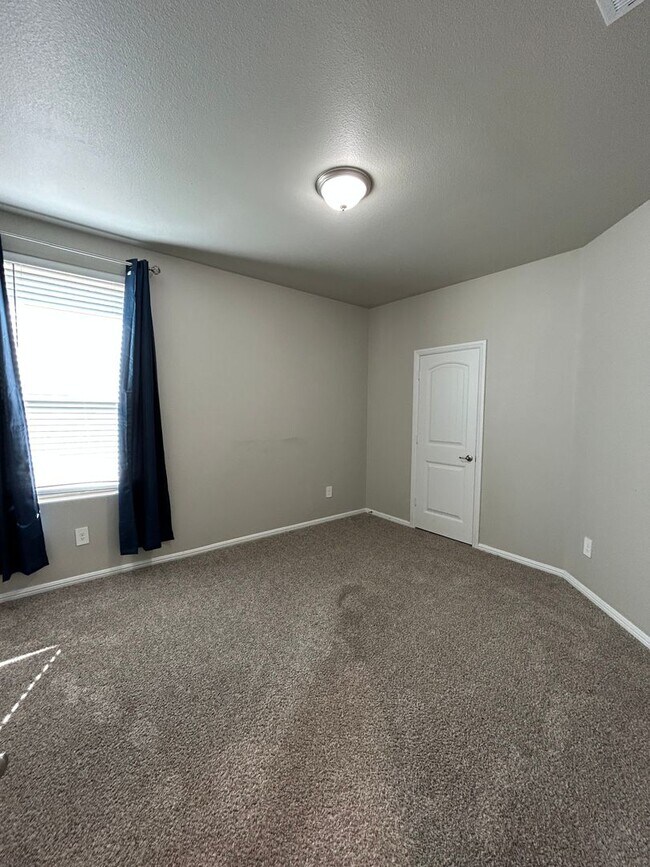 Building Photo - Back on the Market!!  Beautiful 5 Bedroom Home in Desert Ridge