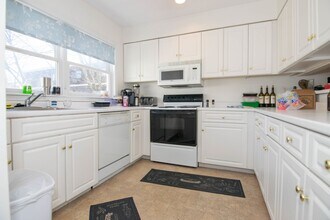 Building Photo - WOW!!  NO FEE!!!   BRIGHTON CENTER 3 BED/2.5 BATH WITH PARKING INCLUDED FOR JUNE 1ST!!