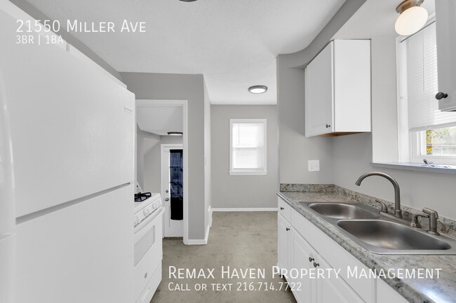 Building Photo - 21550 Miller Ave