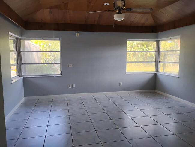 Building Photo - 4910 Ralls Rd