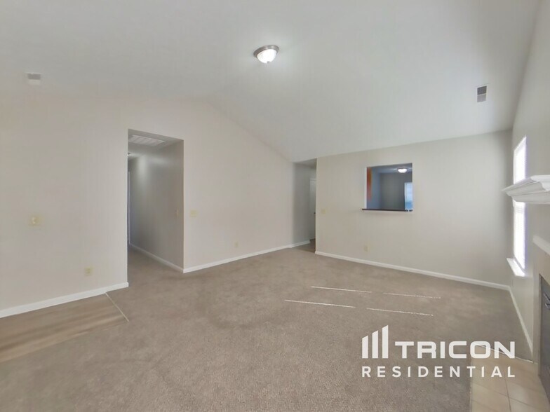 Building Photo - 625 Eastpointe Dr