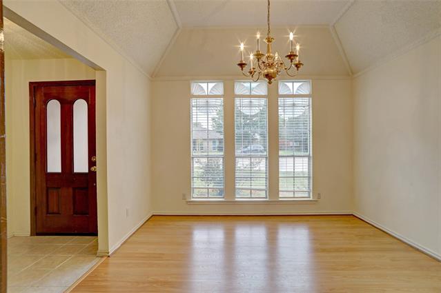 Building Photo - 3913 Sandia Dr