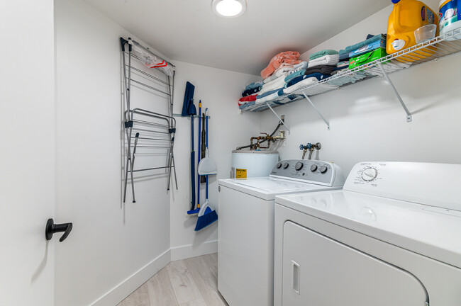 Laundry Room - 950 Egret Cir