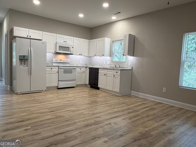 Building Photo - 326 S McIntosh St