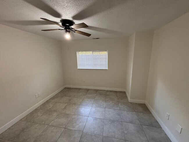 Building Photo - 3303 N Shingle Rd