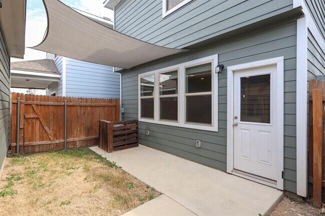 Building Photo - 2020 Arendale Dr