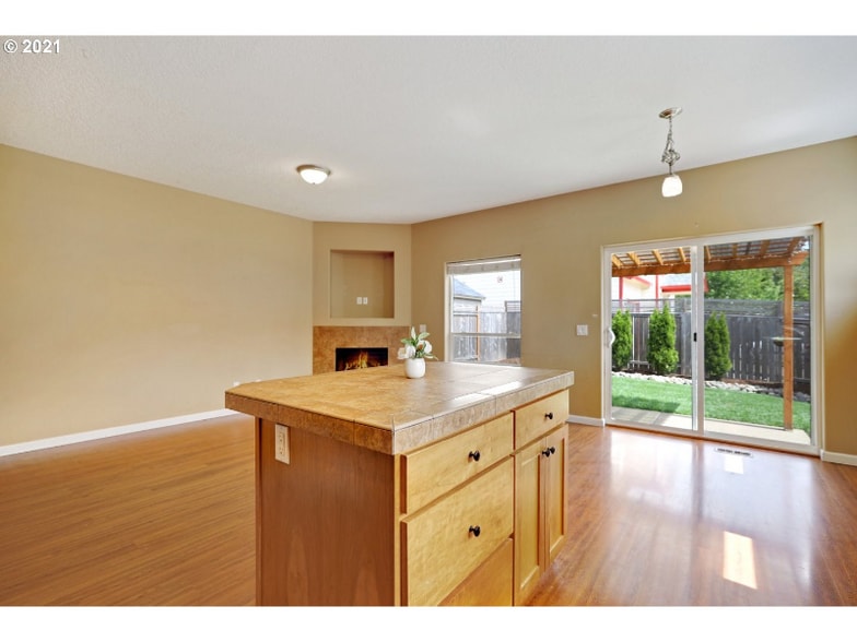 Building Photo - 4734 SW 184th Ave