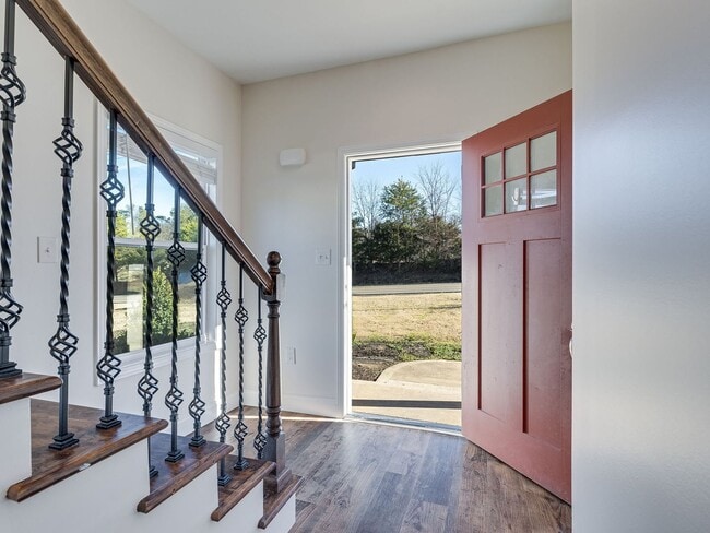 Building Photo - 3 2.5 BR Townhome