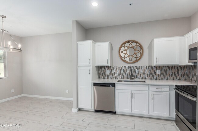 Building Photo - 2134 W Harmont Dr